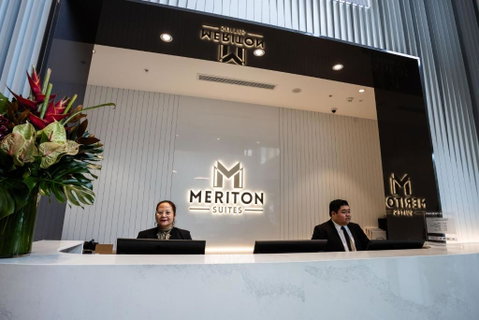 Meriton Suites Liverpool - Palm Beach Accommodation 3