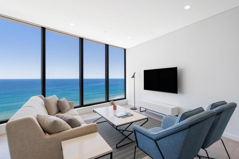 Meriton Suites Surfers Paradise - Palm Beach Accommodation 2