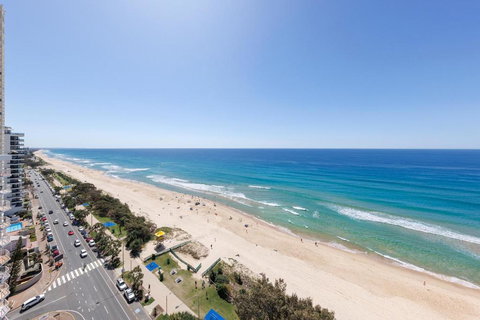 Meriton Suites Surfers Paradise - Palm Beach Accommodation 3
