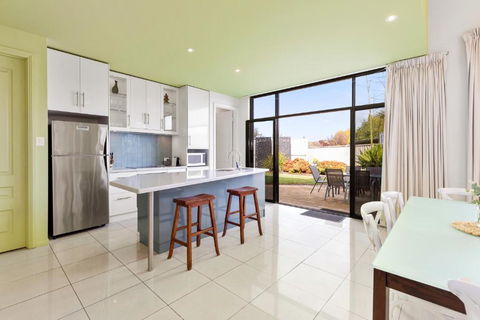 Merlot Verdelho Townhouses - Palm Beach Accommodation 3