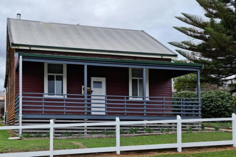 Millhouse On Pine - Palm Beach Accommodation 0
