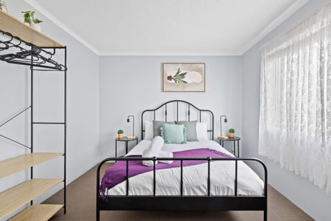 Modern Private Double Room - Central Spot At Liverpool - Shared Bathroom - Palm Beach Accommodation 0