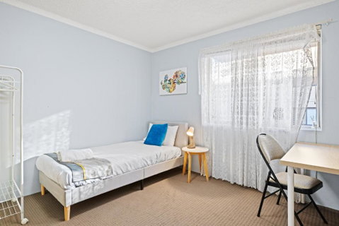 Modern Private Single Room - Centrally Located At Liverpool - Shared Bathroom - Palm Beach Accommodation 0
