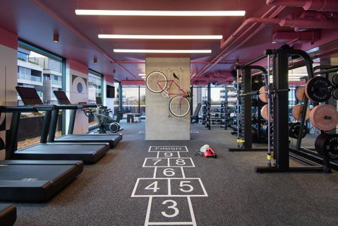 Moxy Sydney Airport - Palm Beach Accommodation 3