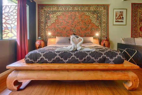 Mudstone Suites - Palm Beach Accommodation 1