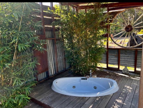 Mudstone Suites - Palm Beach Accommodation 2