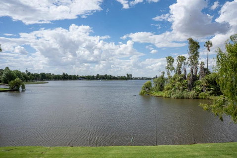 Mulwala Lakeside Apartment - Palm Beach Accommodation 1