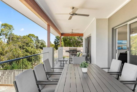 NEW - Sunrise Waters Holiday House - Palm Beach Accommodation 3