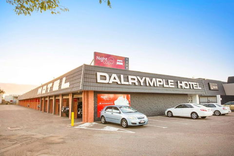 Nightcap At Dalrymple Hotel - Palm Beach Accommodation 2