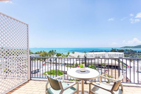 OCEAN VIEWS 10A - Palm Beach Accommodation 1