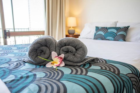 OCEAN VIEWS 10A - Palm Beach Accommodation 3