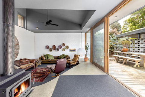 One-Dunny Beach House - Palm Beach Accommodation 1