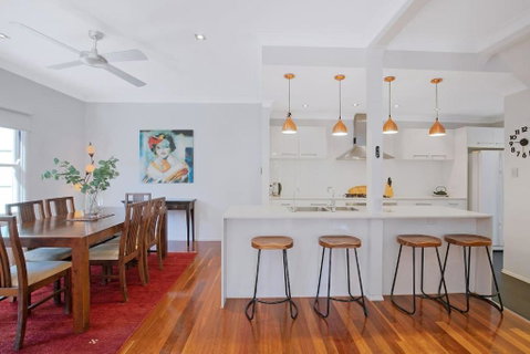 Paddington Cottage - A Classic Queenslander Stay - Palm Beach Accommodation 3