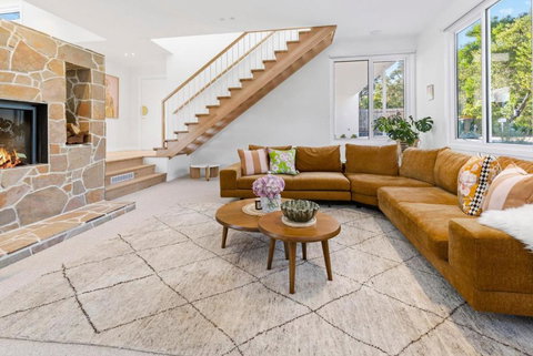 Palm Springs Hideaway - Palm Beach Accommodation 2