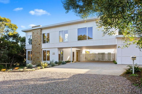 Palm Springs Hideaway - Palm Beach Accommodation 3