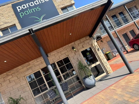 Paradise Palms - Palm Beach Accommodation 3