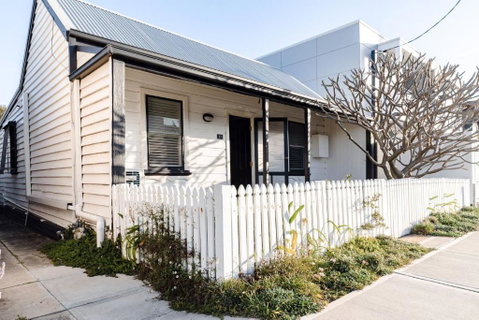 Pattys Cottage - Pet Friendly Home In Merewether - Palm Beach Accommodation 1