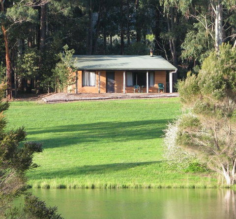 Pemberton Lake View Chalets - Palm Beach Accommodation 0