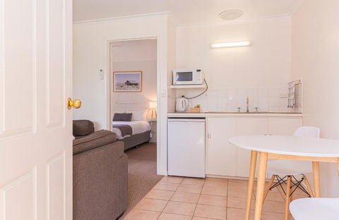 Penola Coonawarra Caravan Park - Palm Beach Accommodation 3