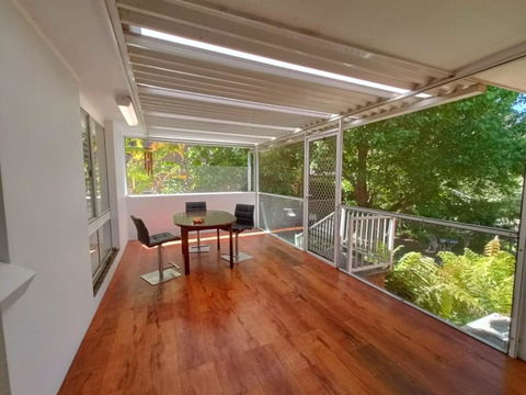 Peaceful Room In Modern And Spacious Baulkham Hills Home - BH2 - Palm Beach Accommodation 3