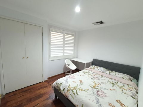 Peaceful Room In Modern And Spacious Baulkham Hills Home - BH2 - Palm Beach Accommodation 1