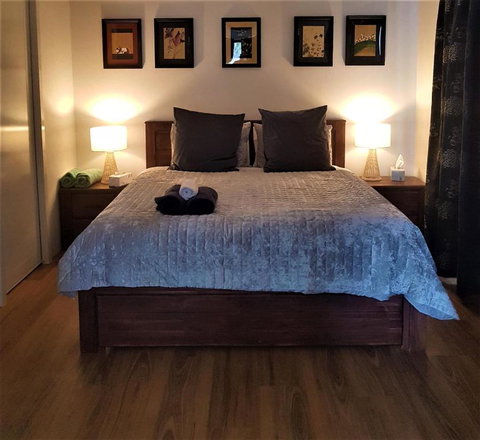 Pemberton Japanese Garden Studio - Palm Beach Accommodation 3