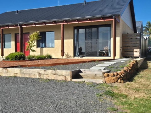 Pemberton Japanese Garden Studio - Palm Beach Accommodation 1