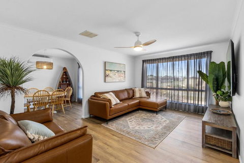 Percys Beach House Moonta Bay - Palm Beach Accommodation 0