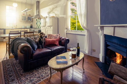 Pet-Friendly Blue Mountains Cottage With Indoor Fireplace - Palm Beach Accommodation 3