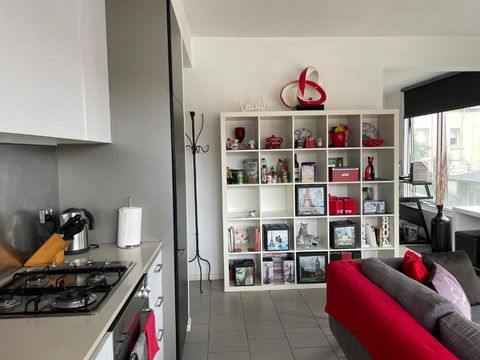 Radiance - Chic Fitzroy Street Apartment - Palm Beach Accommodation 3