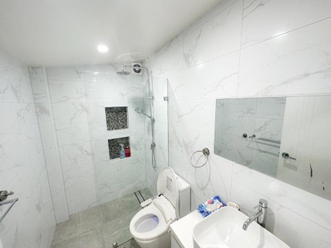 Private, Local Living Studio In Mascot, Airport - Palm Beach Accommodation 1