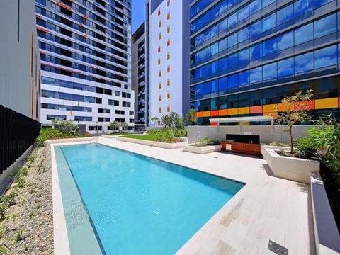 Private Bedroom & Bathroom In Shared Inner Brisbane Apartment - Palm Beach Accommodation 0