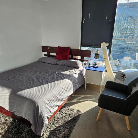 Private Bedroom & Bathroom In Shared Inner Brisbane Apartment - Palm Beach Accommodation 3