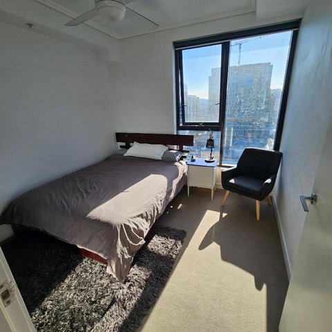 Private Bedroom & Bathroom In Shared Inner Brisbane Apartment - Palm Beach Accommodation 2
