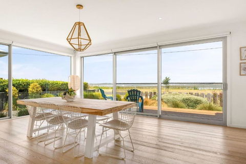 Pukeko Beach House - Palm Beach Accommodation 1