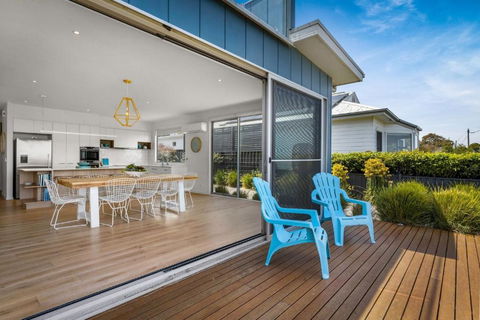 Pukeko Beach House - Palm Beach Accommodation 3