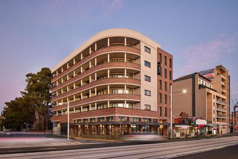 Punthill Parramatta - Palm Beach Accommodation 2