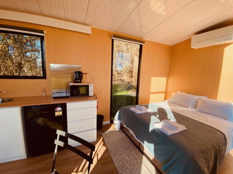 Pyrenees Views By Tiny Away - Palm Beach Accommodation 2