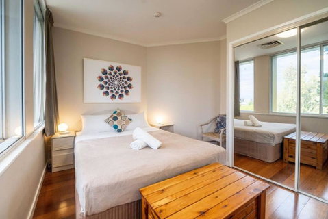 Quaint Auchenflower 1B1B Apt W Parking Close To UQ - Palm Beach Accommodation 3