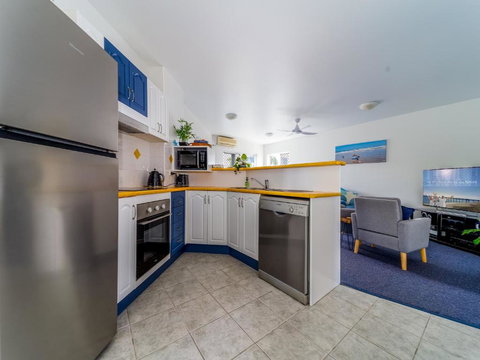 Quality Esplanade Apartment - Palm Beach Accommodation 2