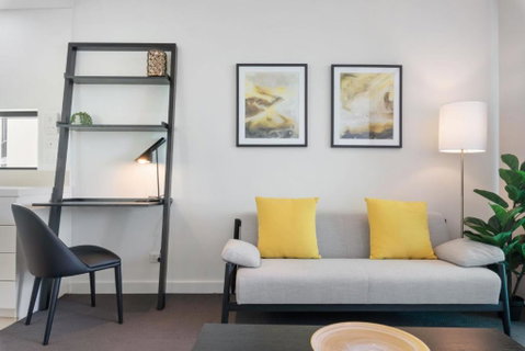 Quattro Apartments - Palm Beach Accommodation 3