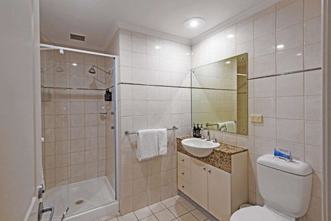 Quality Apartments Adelaide Central - Palm Beach Accommodation 3