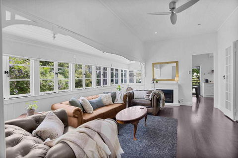 Rambling Roses - Palm Beach Accommodation 3