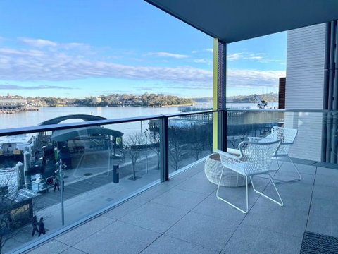 RARE Luxury Waterfront Living - Palm Beach Accommodation 1
