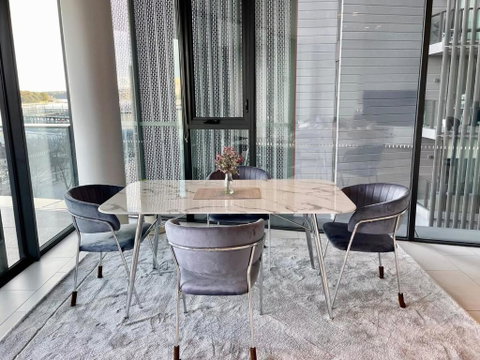RARE Luxury Waterfront Living - Palm Beach Accommodation 3
