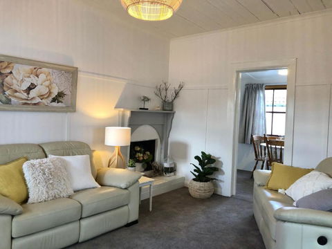 Recreation Cottage - Palm Beach Accommodation 0