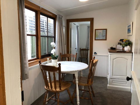 Recreation Cottage - Palm Beach Accommodation 2