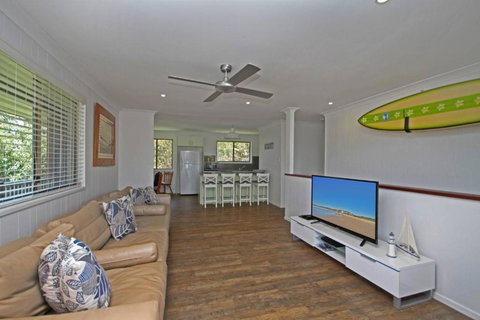 Red Door Beach House - Palm Beach Accommodation 3
