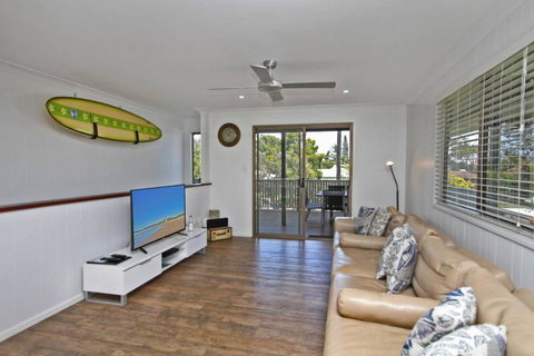 Red Door Beach House - Palm Beach Accommodation 2
