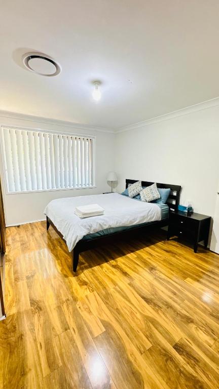Quiet Family Townhouse In Wollongong CBD - Palm Beach Accommodation 2